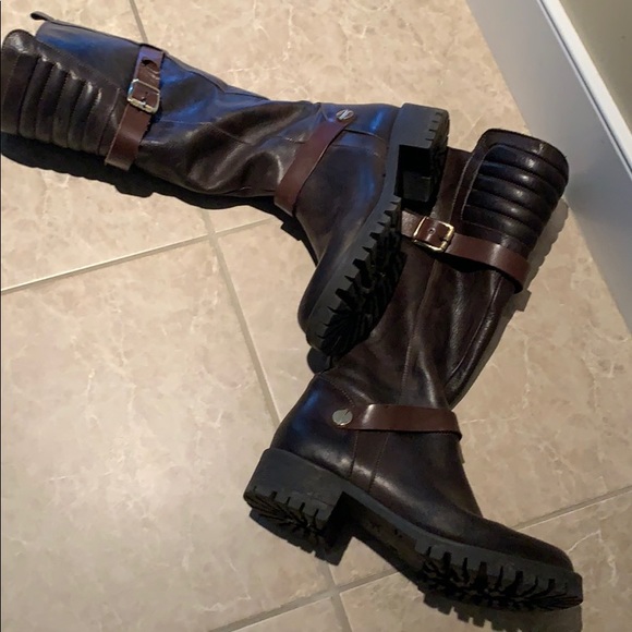 Gorgeous brown boots - Picture 3 of 3